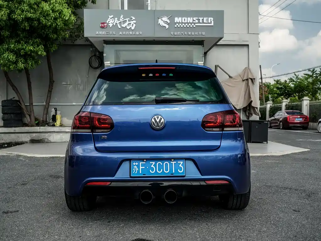 Volkswagen Golf 2011 2.0TSI R