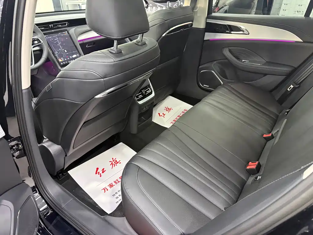 Hongqi Hongqi H5 — миниатюра 8