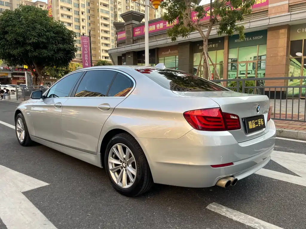 BMW 5 Series — миниатюра 6