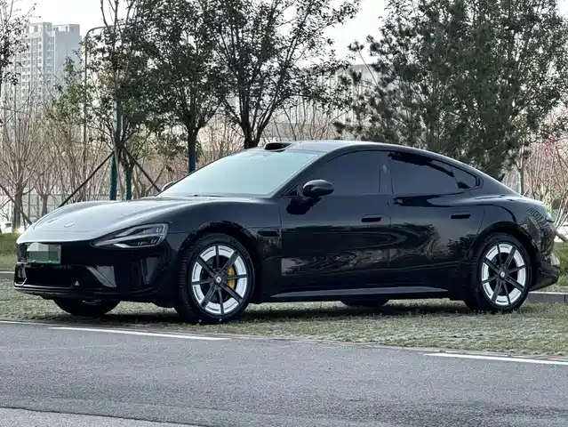 XIAOMI CAR XIAOMI SU7 2025