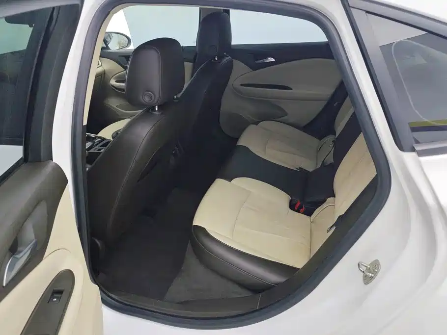 Buick Verano — миниатюра 11