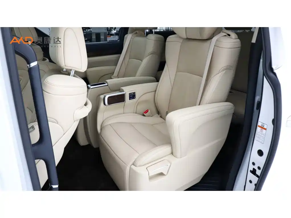 Toyota Alphard — миниатюра 7