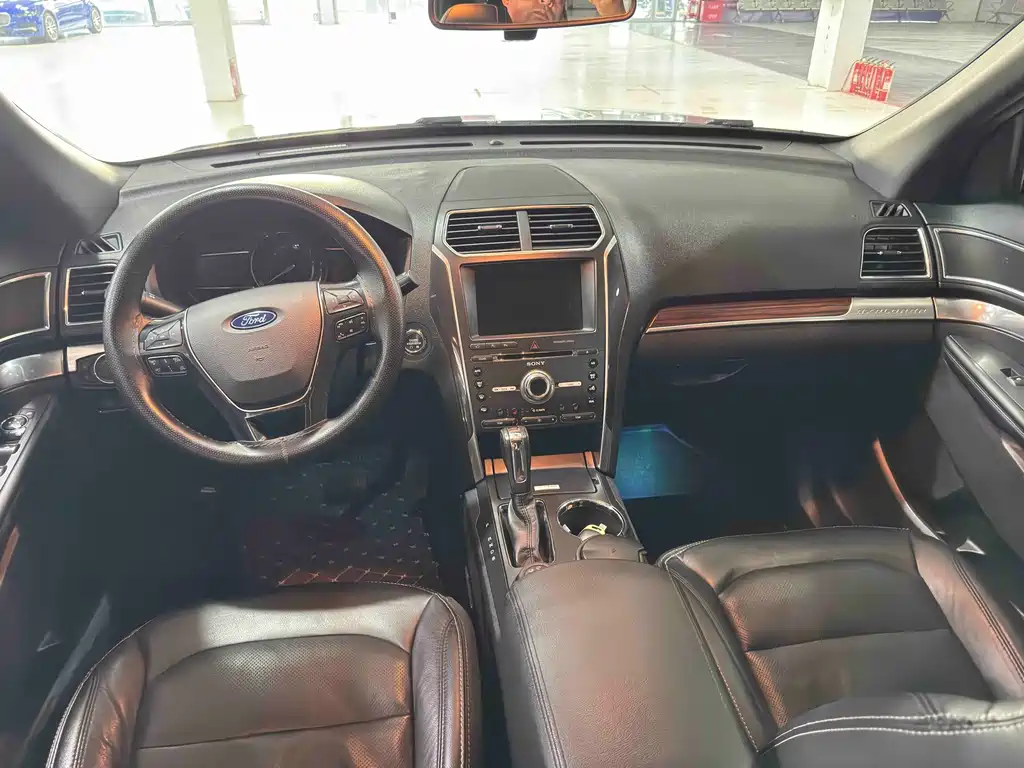Ford Explorer (Import) — миниатюра 11