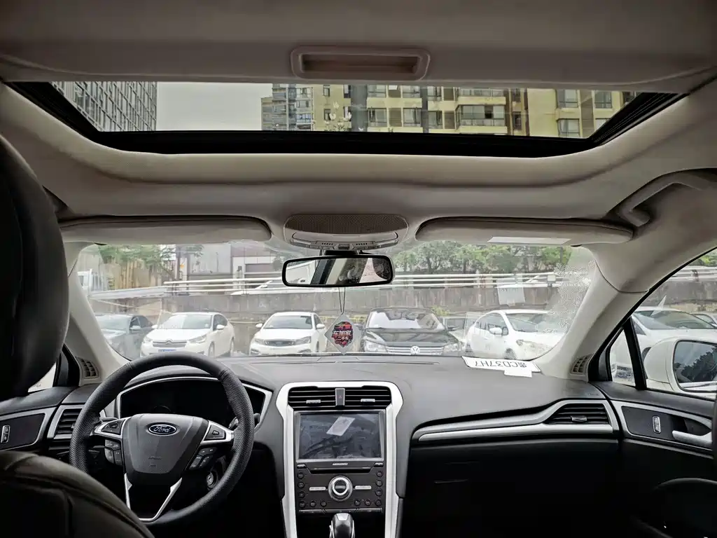 Ford Mondeo — миниатюра 8