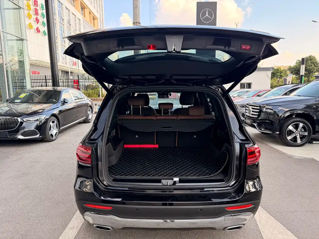 Mercedes-Benz GLB — миниатюра 20