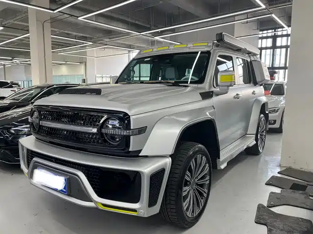 TANK CO CREATION TANK 300