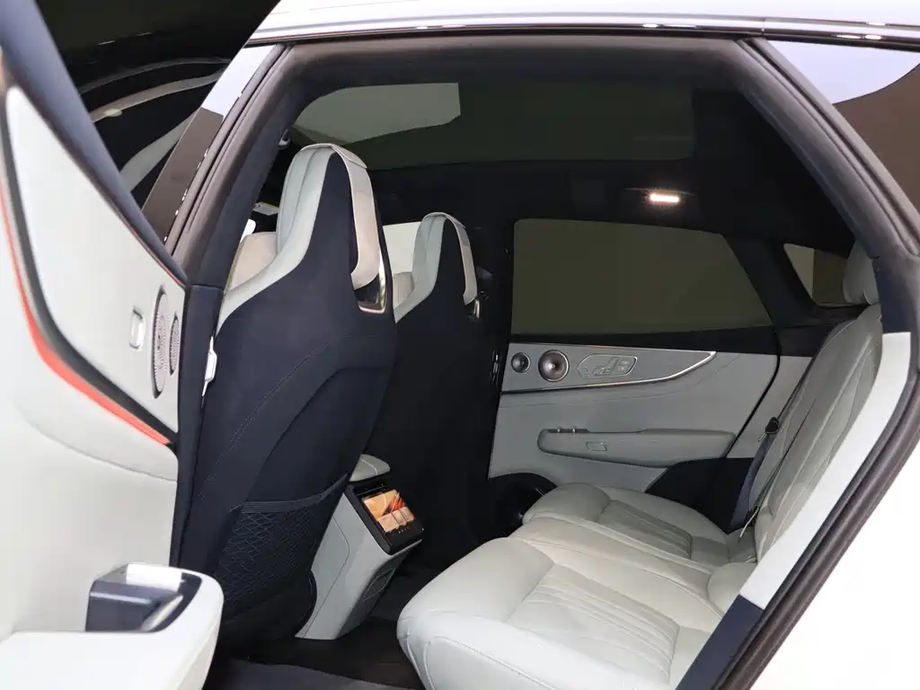 ZEEKR EXTREME KRYPTON 001