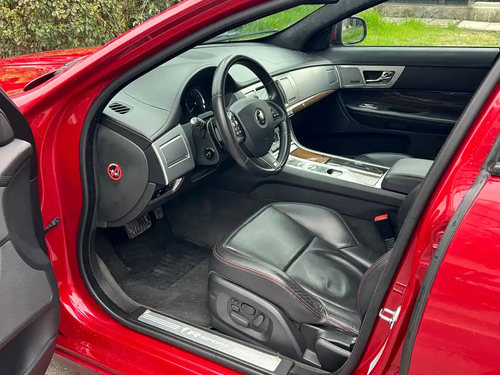 Jaguar XF 2015 XF 3.0 SC R-Sport Luxury