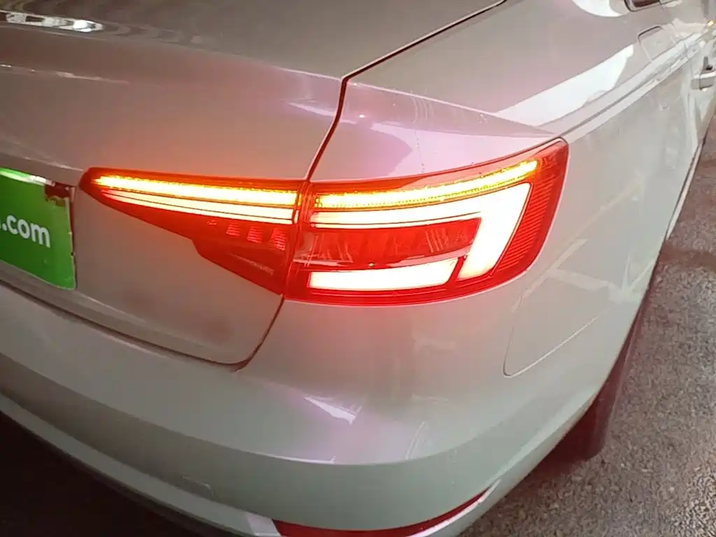 Audi A4L — миниатюра 8