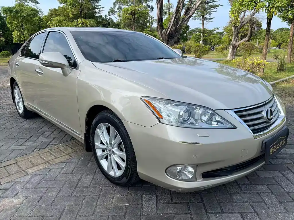 Lexus ES — миниатюра 9