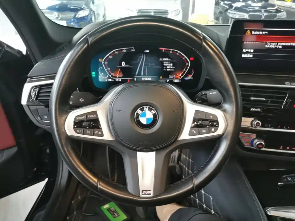 BMW 5 Series — миниатюра 11