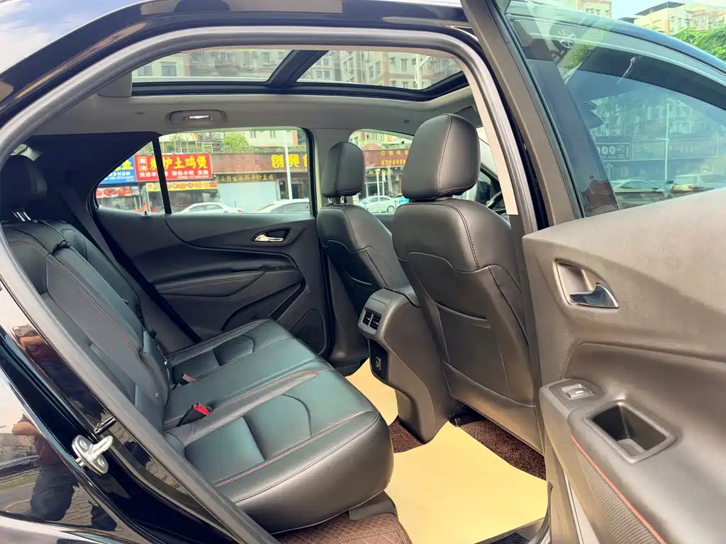 Chevrolet Equinox — миниатюра 13