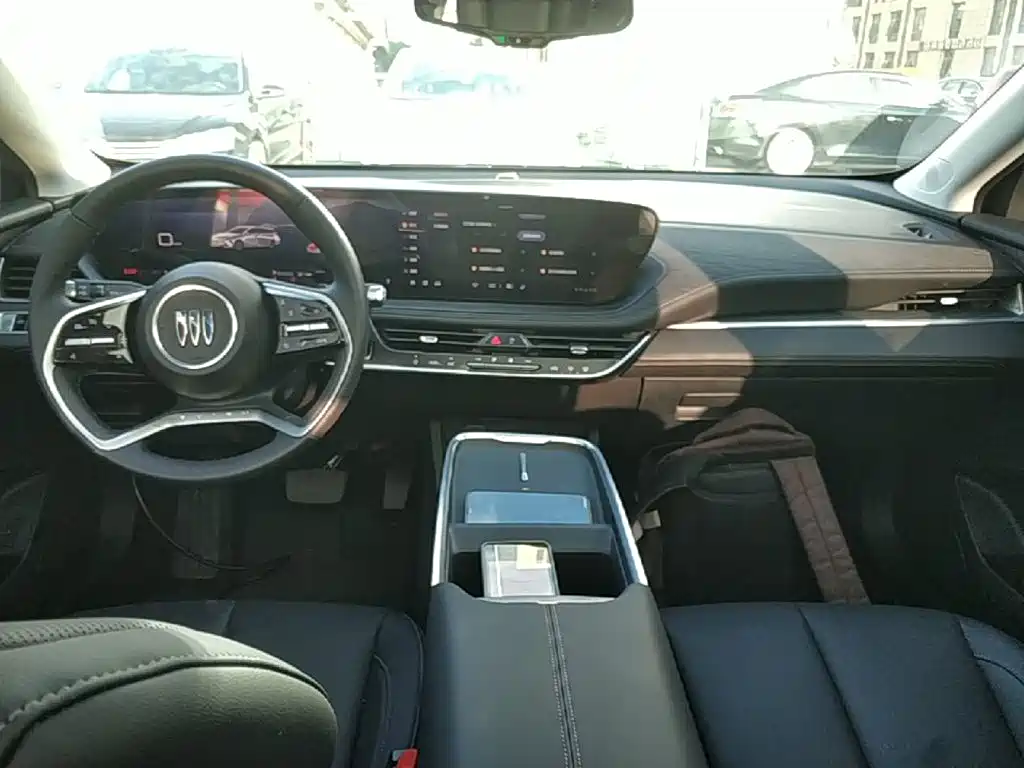 Buick LaCrosse — миниатюра 10