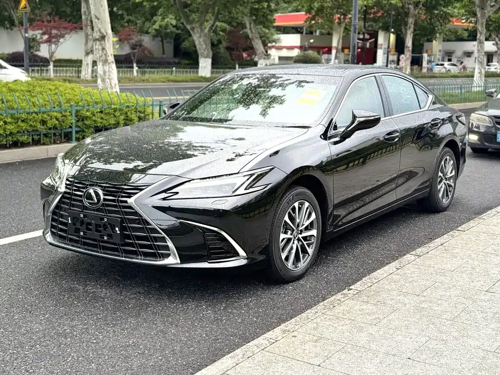 Купить Lexus ES