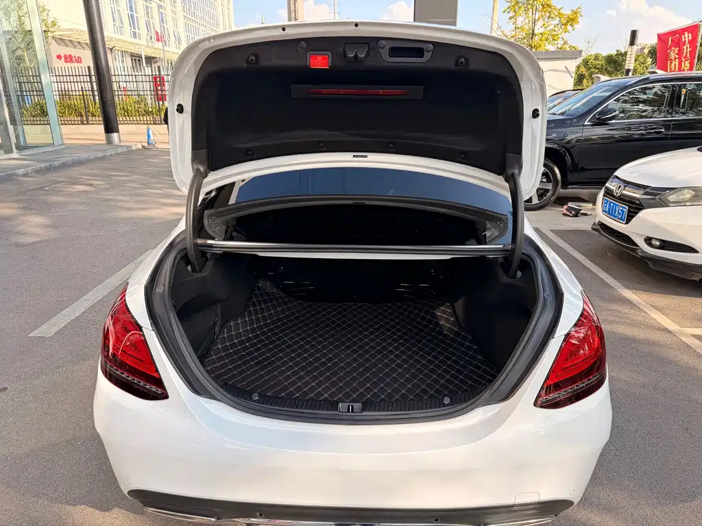 Mercedes-Benz C-Class — миниатюра 22