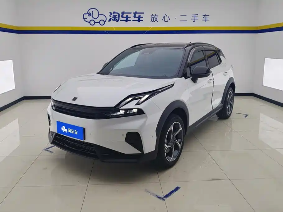Lynk & Co 06