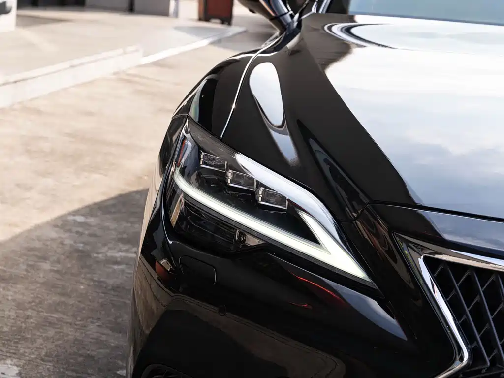 Lexus LS — миниатюра 6