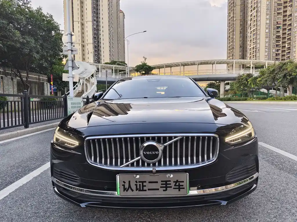 Volvo S90 2023 T8 Luxury