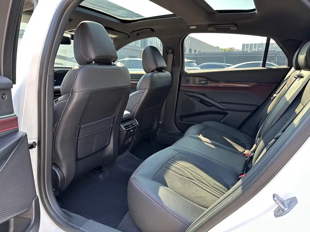 Ford Mondeo — миниатюра 10