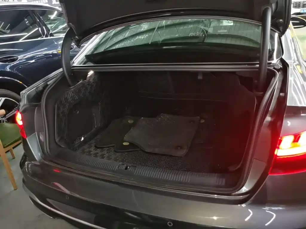 Audi A4L — миниатюра 19