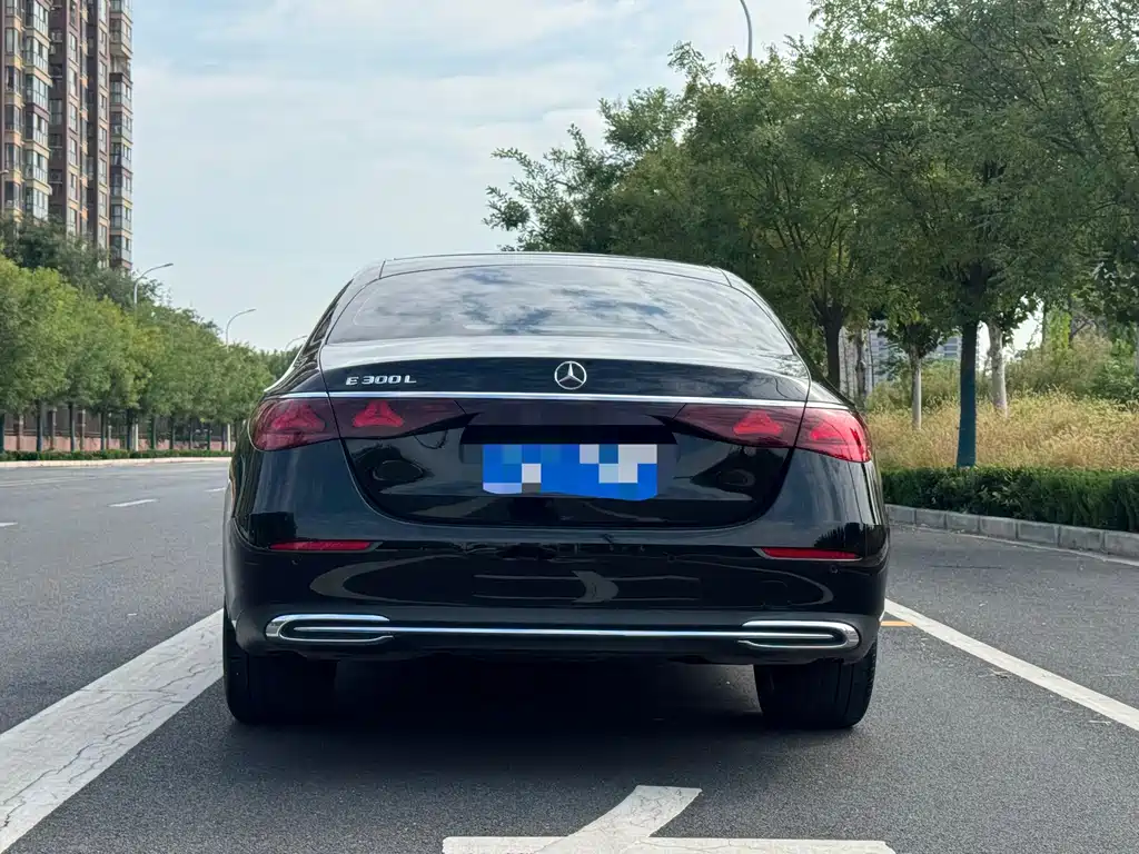 Mercedes-Benz E-Class — миниатюра 15