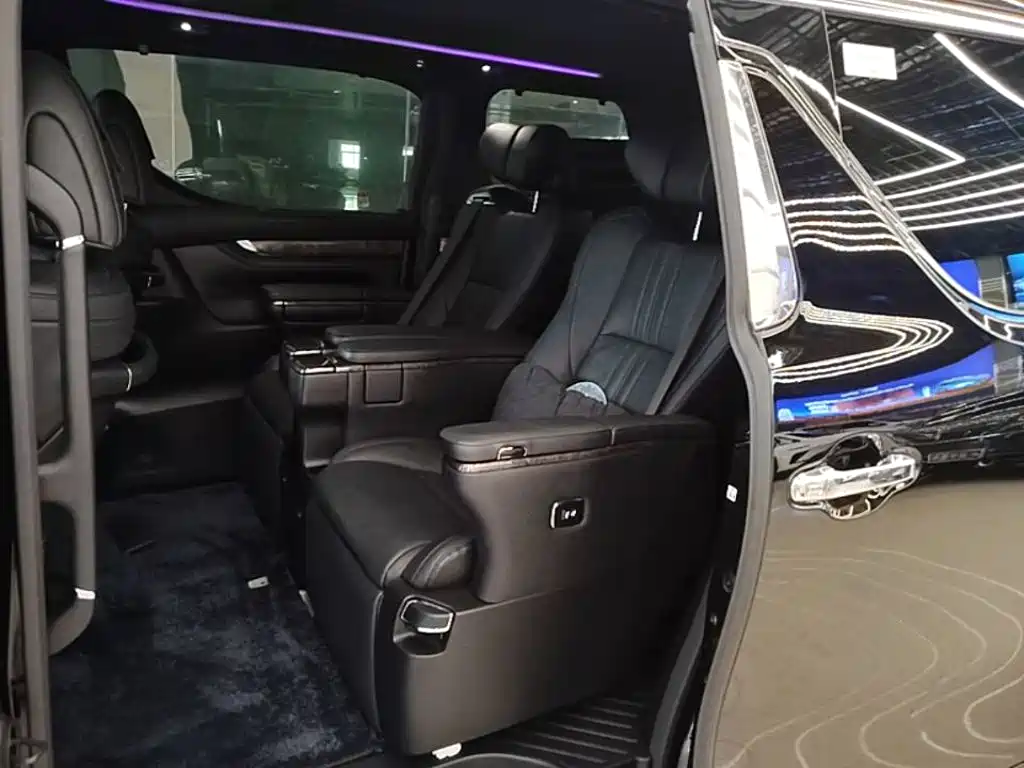 Toyota Vellfire — миниатюра 17