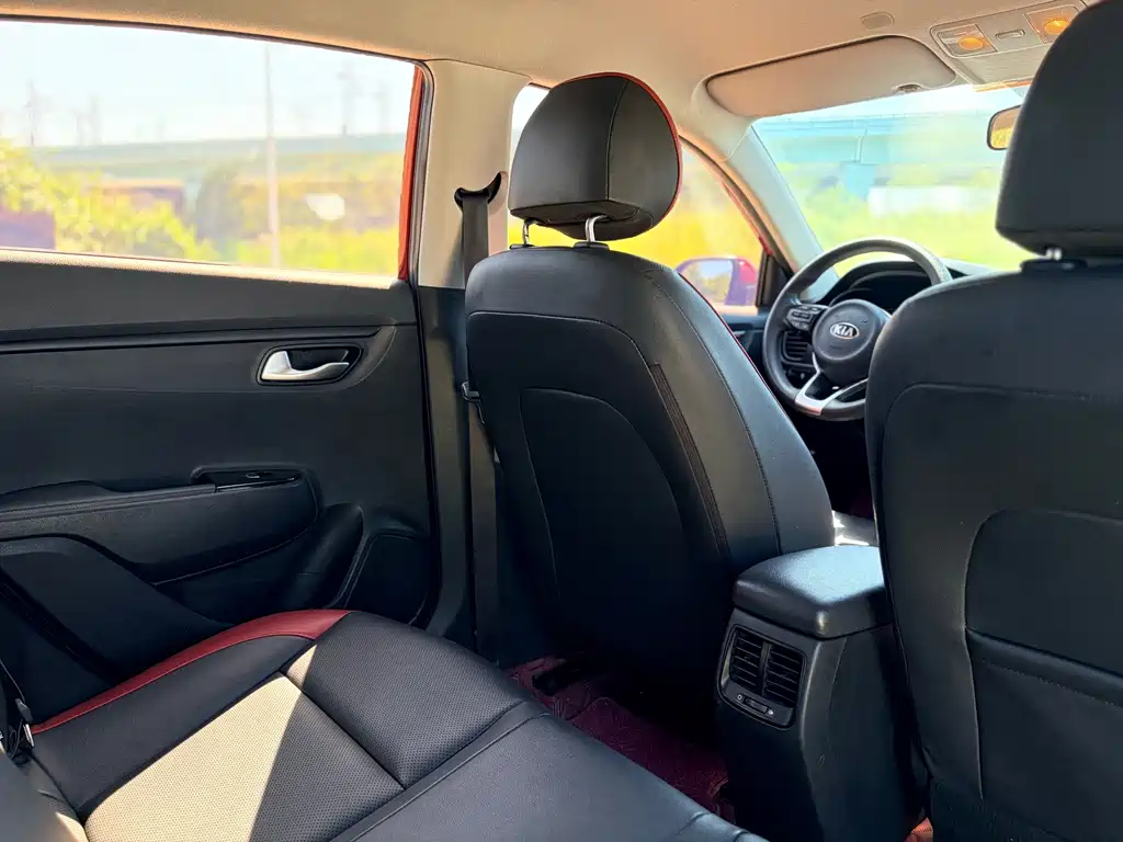Kia KX Cross — миниатюра 8