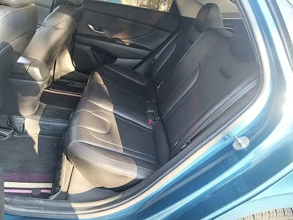 Hyundai Elantra — миниатюра 17