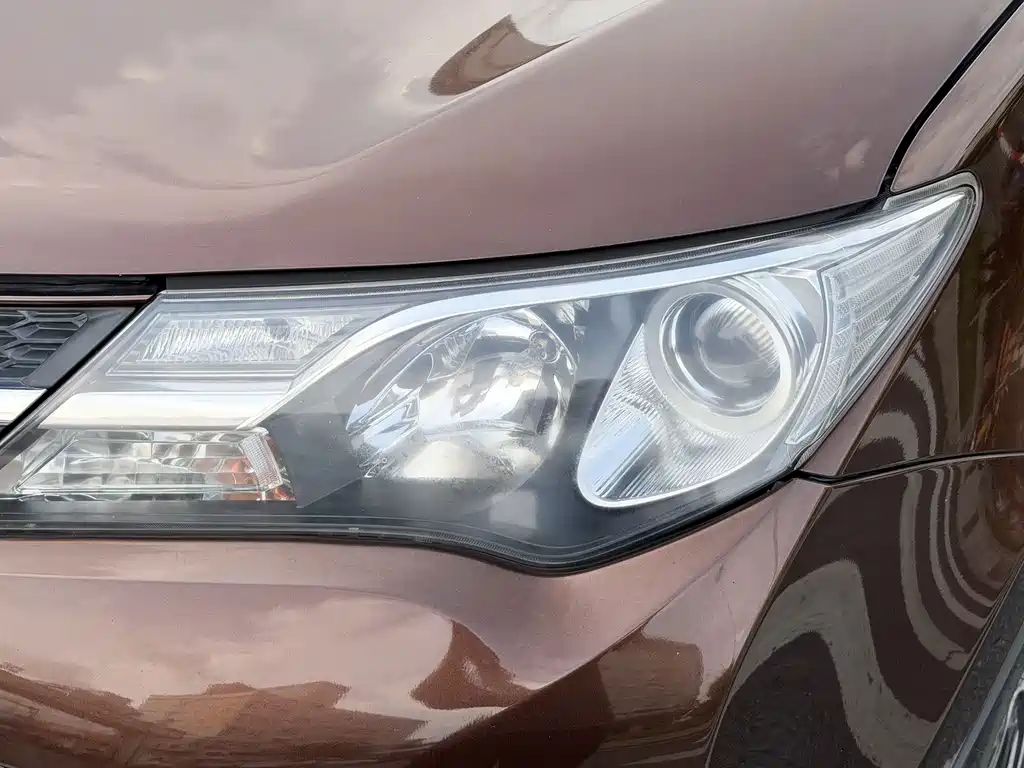 Toyota RAV4 — миниатюра 13