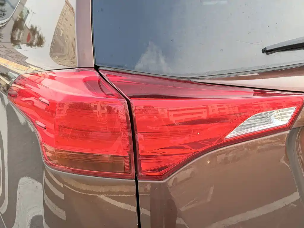 Toyota RAV4 — миниатюра 16
