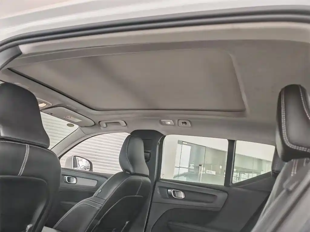Volvo XC40 — миниатюра 13
