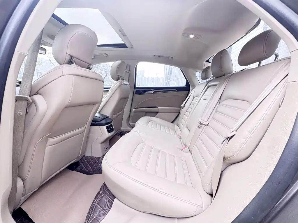 Ford Mondeo 2013 2.0L GTDi200 Fashion