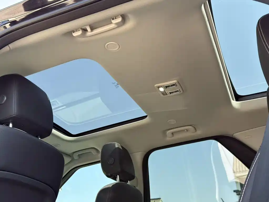 Land Rover Discovery 2023 360PS R-Dynamic S