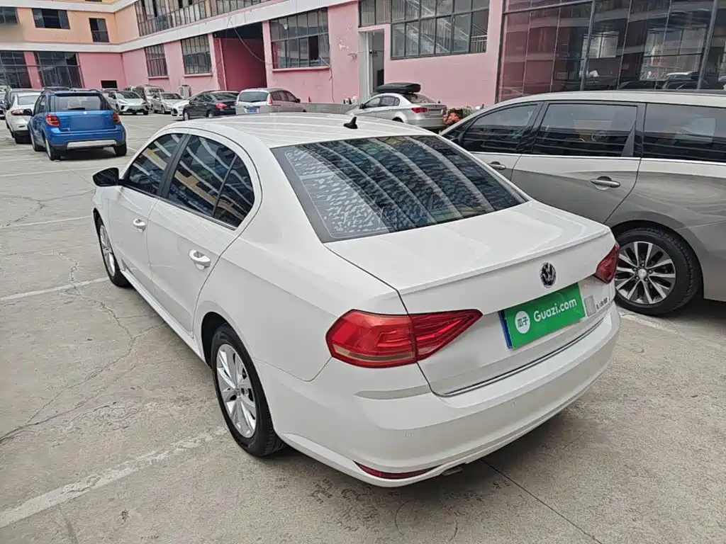 Volkswagen Lavida — миниатюра 5