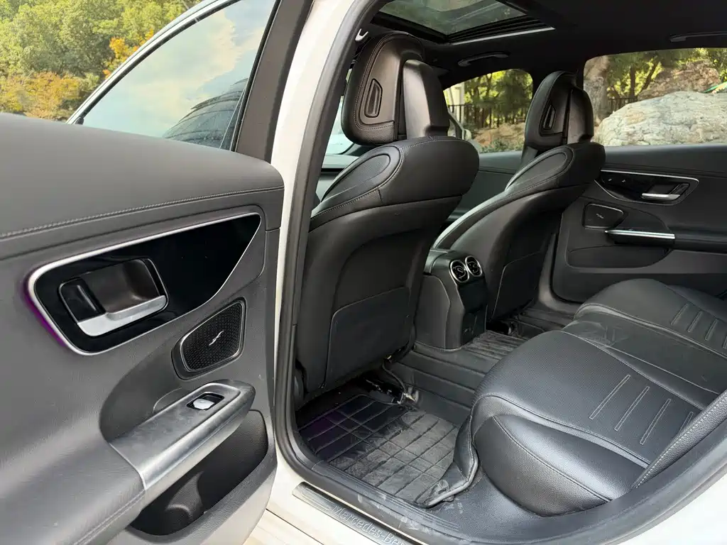 Mercedes-Benz C-Class — миниатюра 10