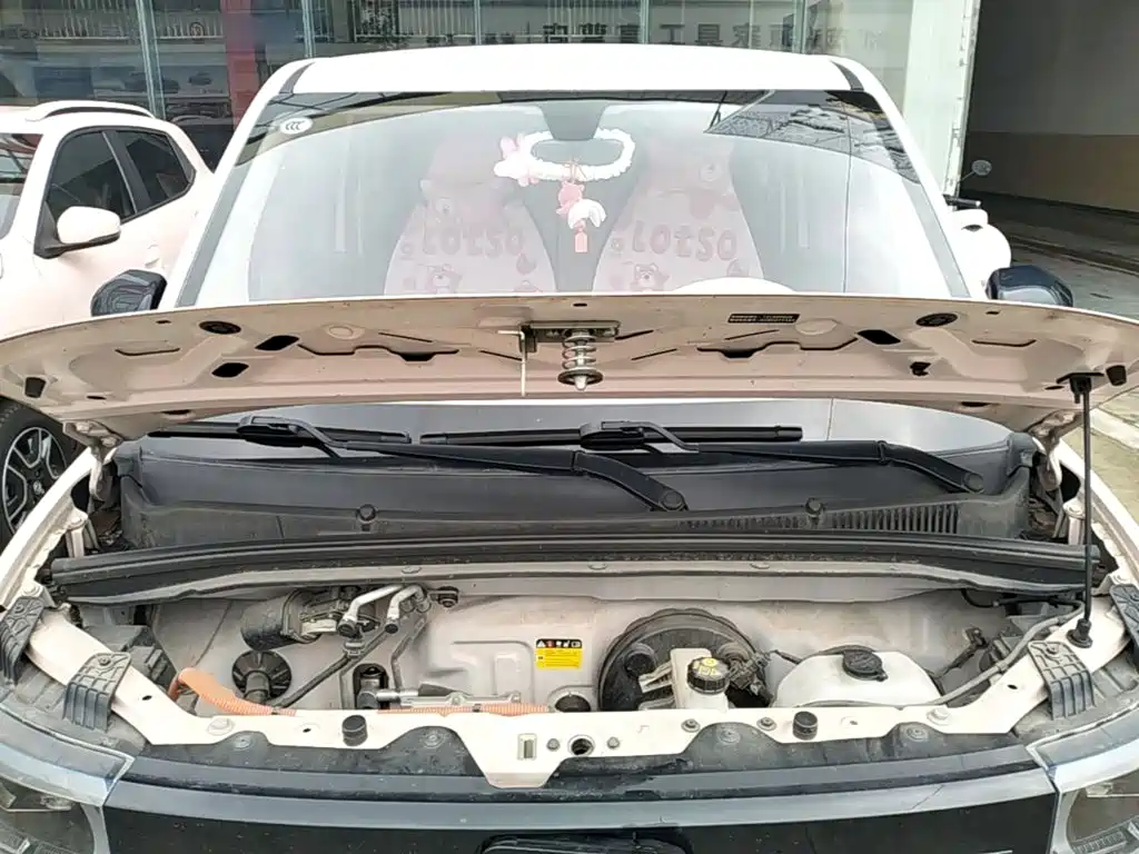 Wuling MINIEV — миниатюра 20