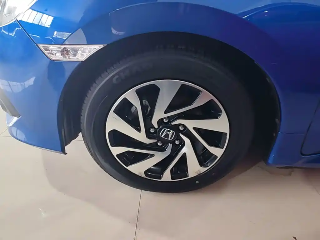 Honda Civic — миниатюра 23