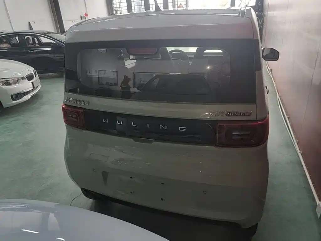 Wuling MINIEV — миниатюра 6