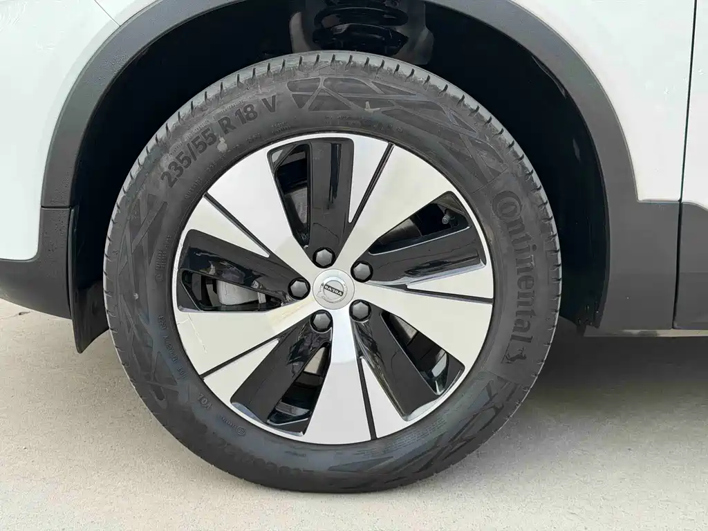 Volvo XC40 — миниатюра 4