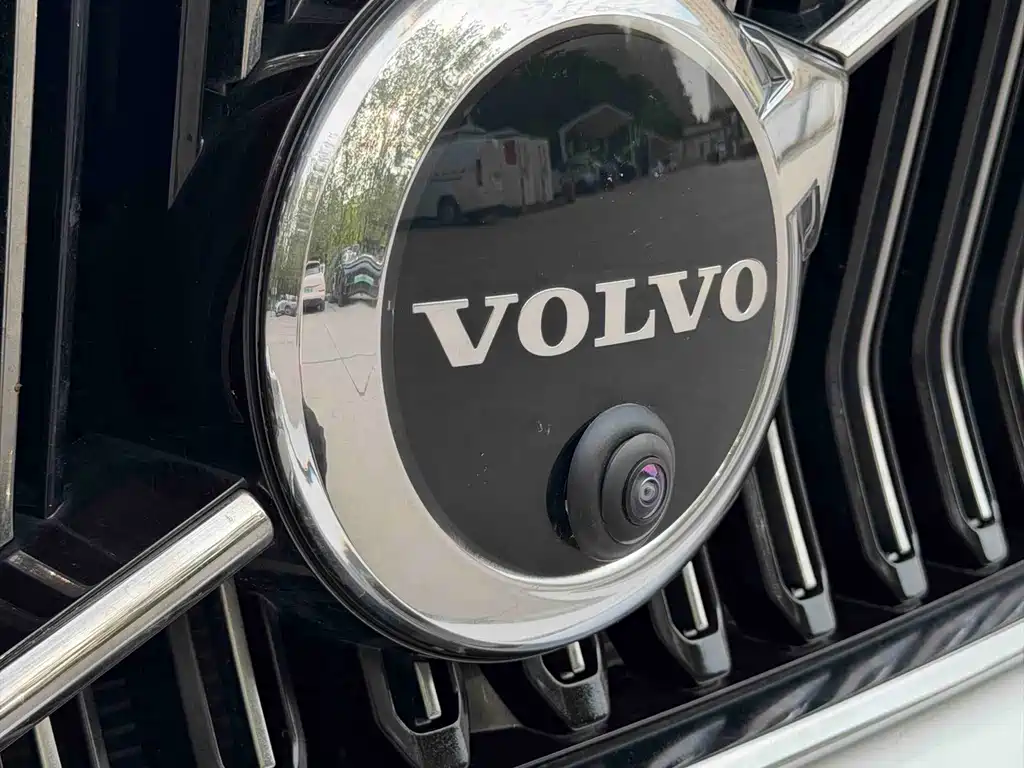 Volvo XC40 — миниатюра 5