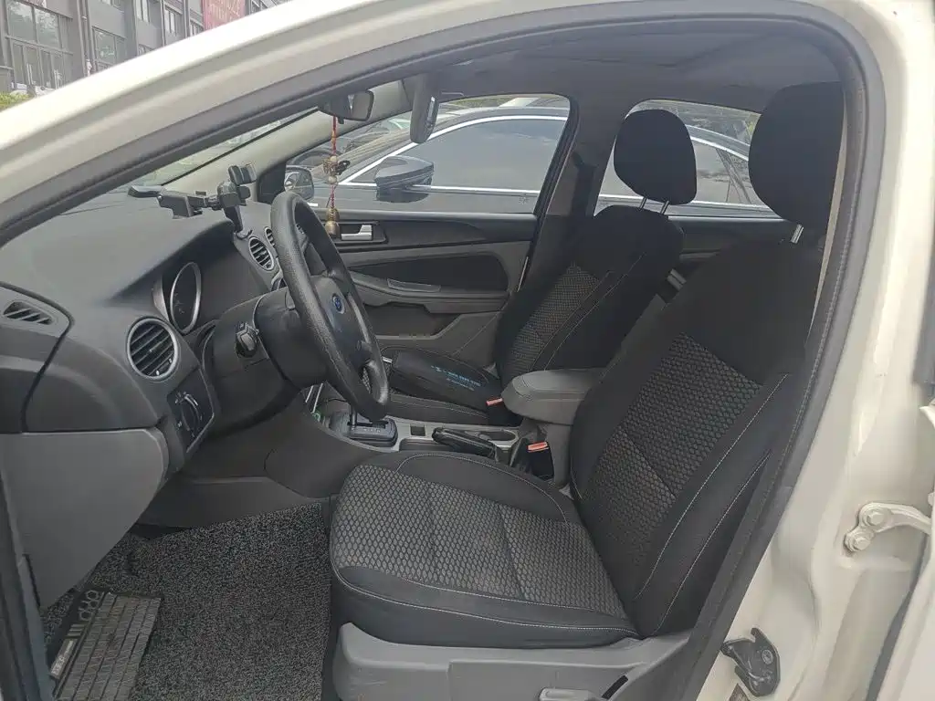 Ford Focus — миниатюра 17