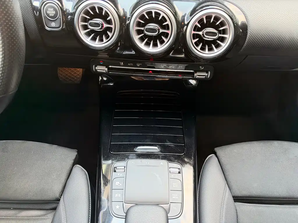 Mercedes-Benz A-Class — миниатюра 7