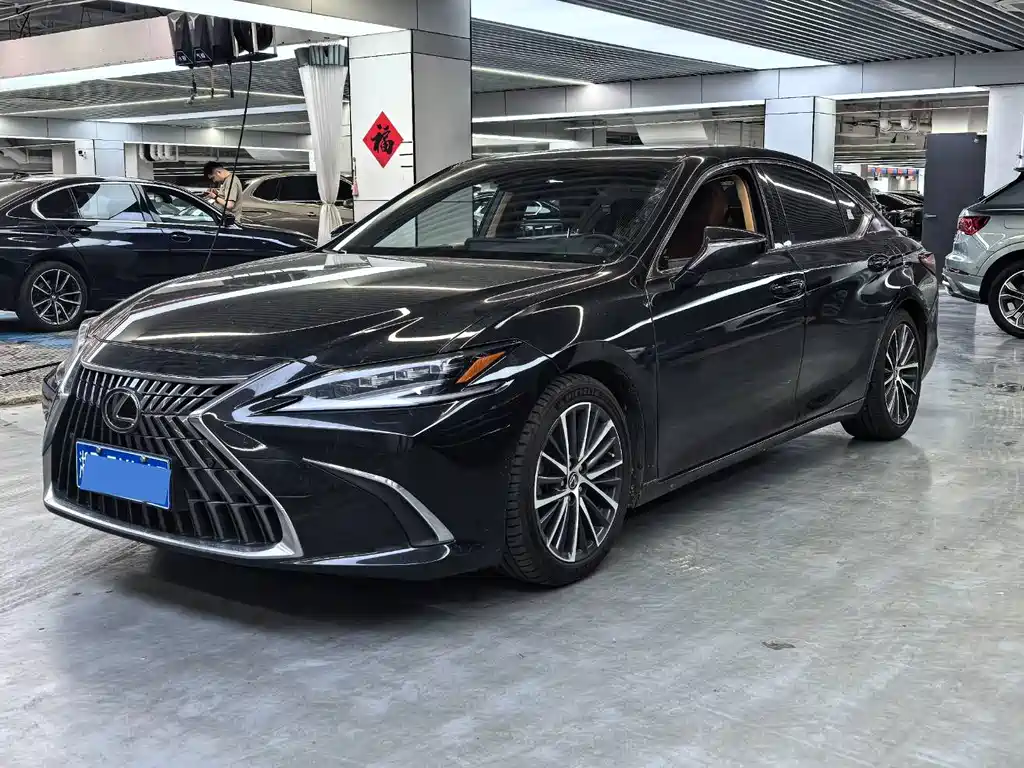 Lexus ES 2023