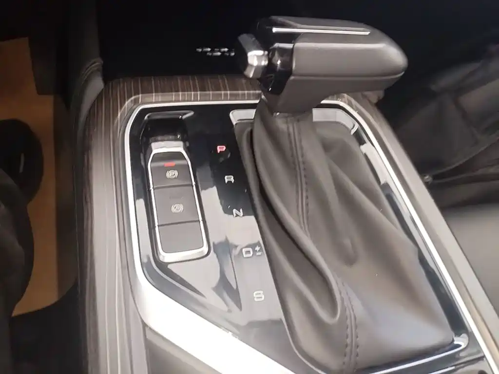 Wuling Jiachen — миниатюра 14
