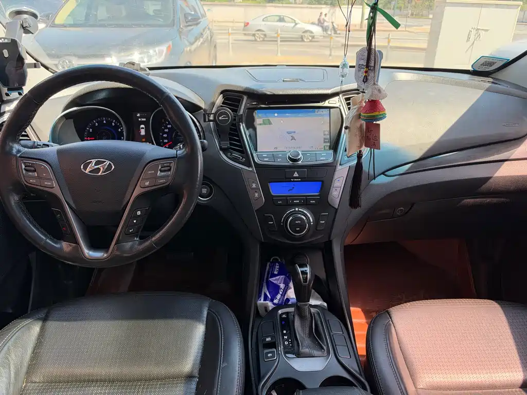 Hyundai Santa Fe — миниатюра 8