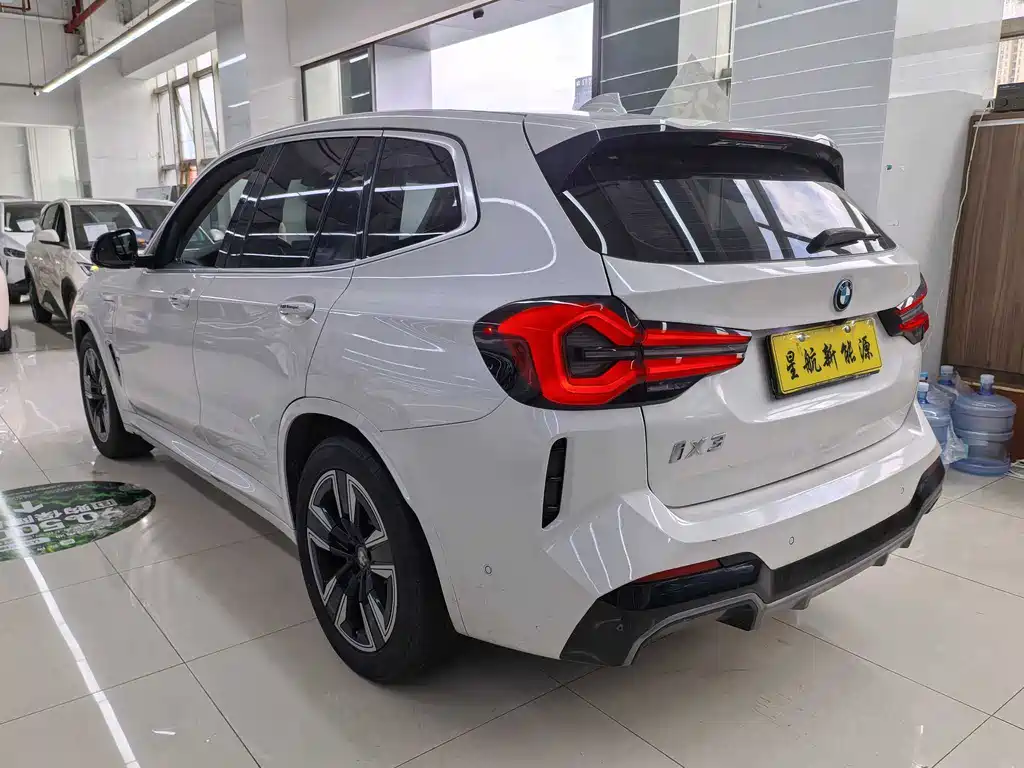 BMW iX3 — миниатюра 4