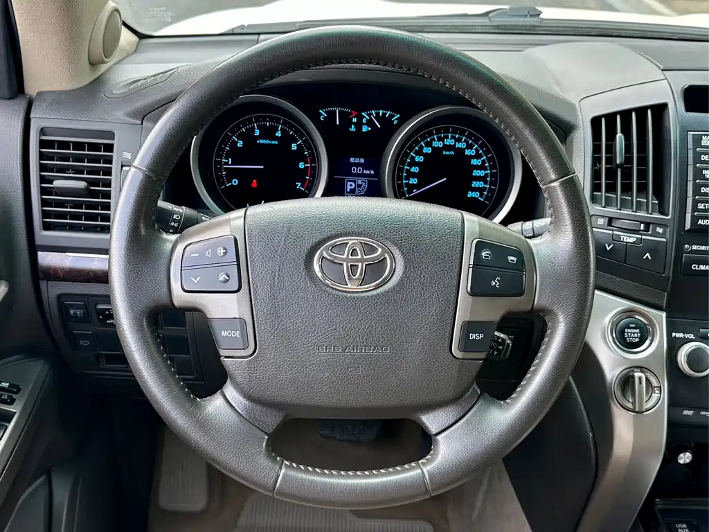 Toyota Land Cruiser 2010 4.7L AT VX
