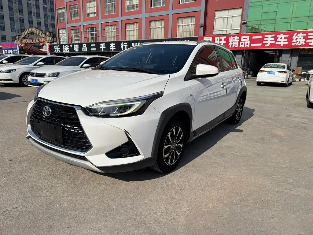 Toyota Yaris L 2021