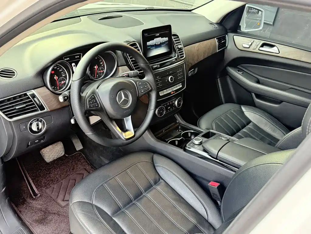 Mercedes-Benz GLE (Import) — миниатюра 7