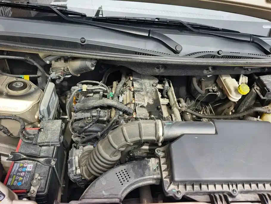 Wuling Hongguang V — миниатюра 10